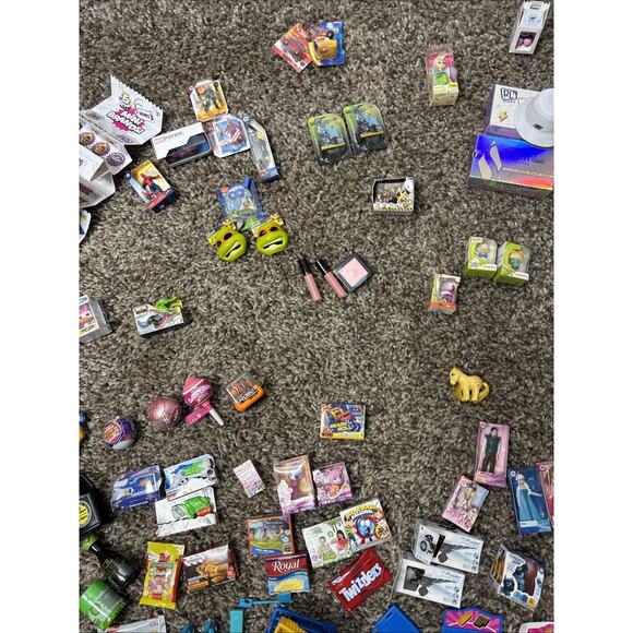 Lot Of Zuru Mini Brands Disney Animator Pantry Star Wars Turtles Grocery Display - Picture 10 of 16